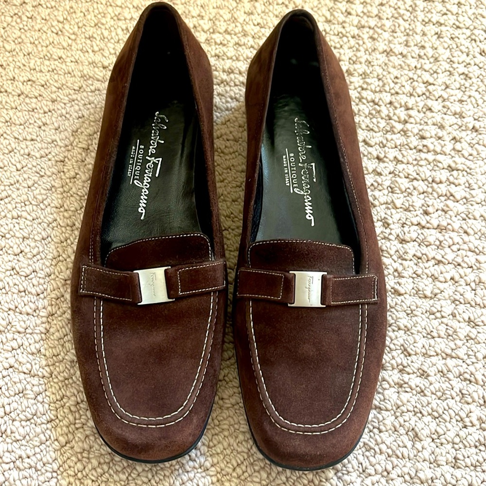 SALVADORE FERRAGAMO Women’s Brown Suede Loafers Size 8.5